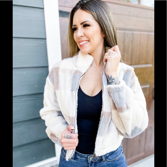 Jacket - Picture 1 of 7